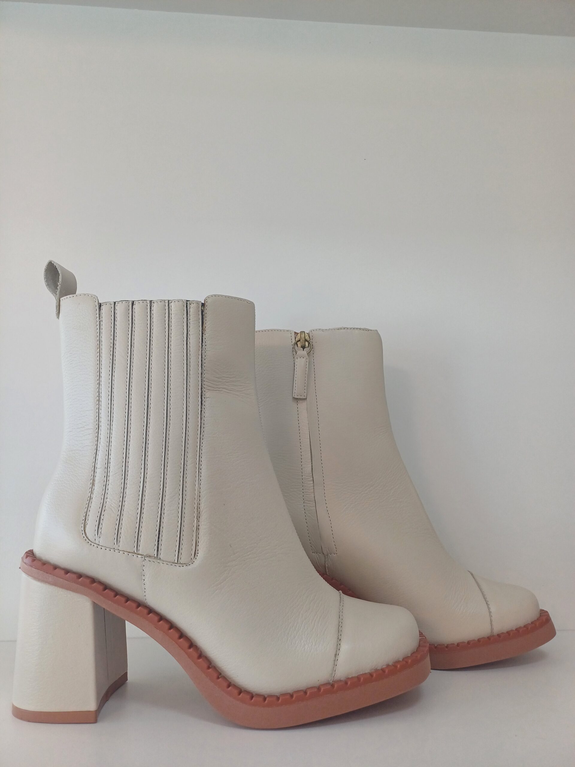 Bota creme Chelsea